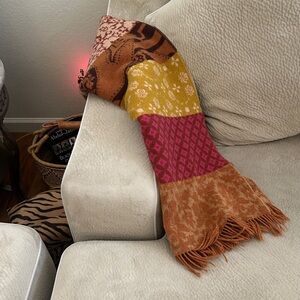 Used Cozy Multicolor Patterned Throw Blanket